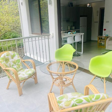 קאלופאנאיוטיס Riverside Suite מראה חיצוני תמונה