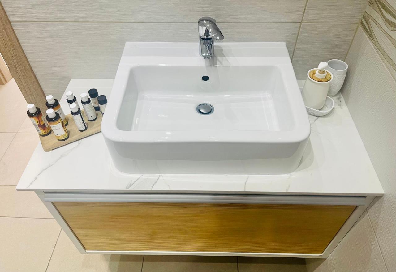 קאלופאנאיוטיס Riverside Suite מראה חיצוני תמונה
